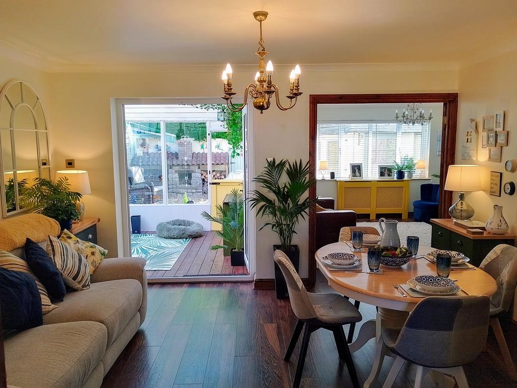 Dining/Family Rm