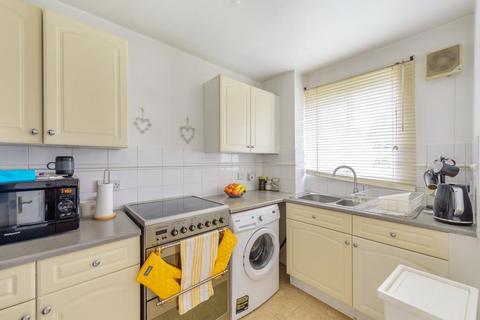 1 bedroom flat for sale, Cricklewood,  London,  NW2