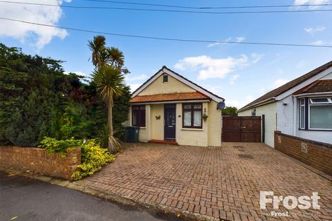 2 bedroom bungalow for sale, Approach Road, Ashford, Surrey, TW15