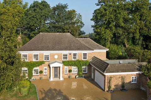 5 bedroom detached house to rent, Burleigh Park, Cobham, KT11