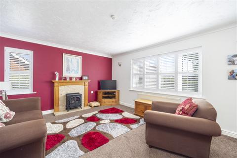 3 bedroom bungalow for sale, Laceys Drive, PE22