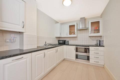 2 bedroom flat to rent, London Road, Kingston, Kingston upon Thames, KT2