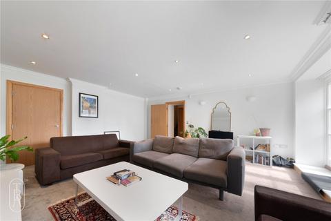 3 bedroom apartment to rent, School Mews, London, E1