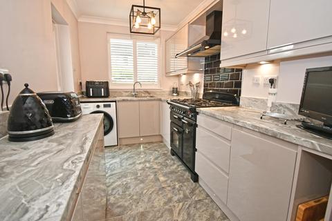 27 Crownfield, Broxbourne, EN10 6QX