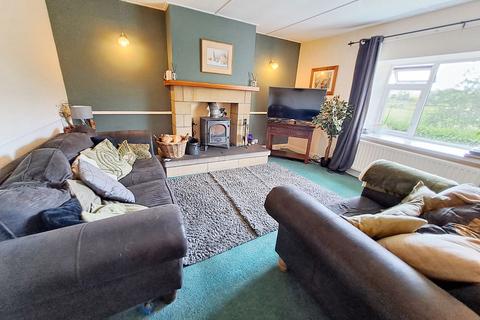 2 bedroom cottage for sale, Overdale, Rochester, Newcastle upon Tyne, Northumberland, NE19 1RH