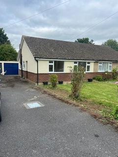 3 bedroom bungalow to rent, Friars Furlong, Long Crendon, Aylesbury