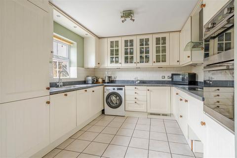 4 bedroom terraced house for sale, Strongs Close, Sherston