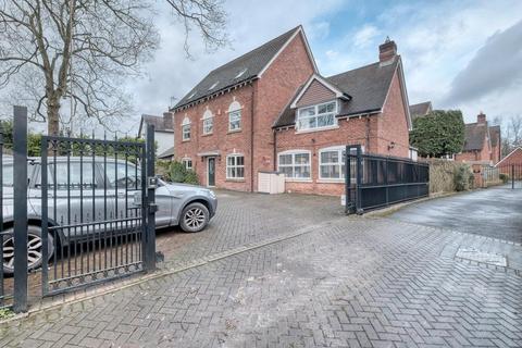 5 bedroom detached house to rent, Laurel Gardens, Barnt Green, Birmingham, B45