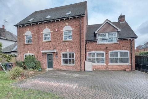 5 bedroom detached house to rent, Laurel Gardens, Barnt Green, Birmingham, B45