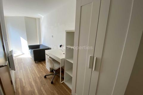 Studio to rent, Frederick Road, Salford M6