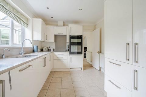 4 bedroom detached house for sale, Woods Close, Sherston
