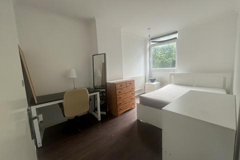 3 bedroom flat to rent, Virginia Road, London E2