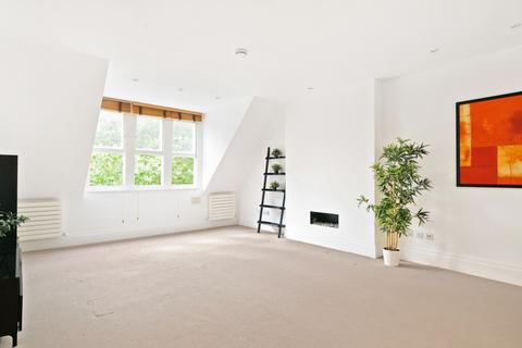 3 bedroom flat to rent, Heath Drive, London, NW3