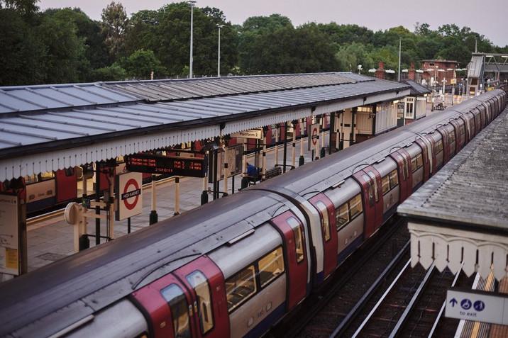 Vb2288940  DSC5988 716x515