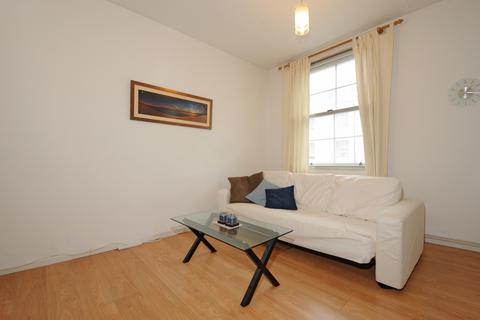 1 bedroom apartment to rent, Gloucester Terrace Bayswater W2