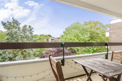 2 bedroom apartment for sale, Station Road, New Barnet, Herts, EN5