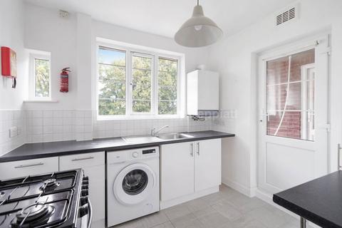 1 bedroom apartment to rent, Sydney Road, Muswell Hill, N10