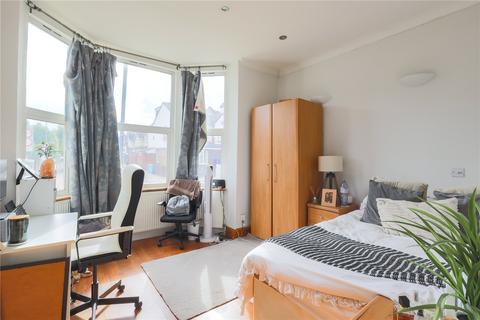 3 bedroom apartment to rent, Tooting Bec Road, Tooting, London, SW17