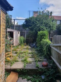 undefined, Tooting, SW17