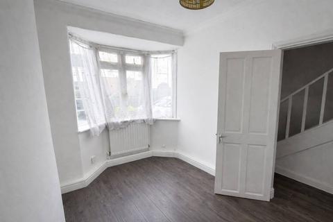 undefined, Tooting, SW17
