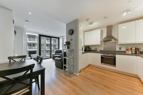 1 bedroom flat to rent, Chancery Building, Embassy Gardens, London, SW11