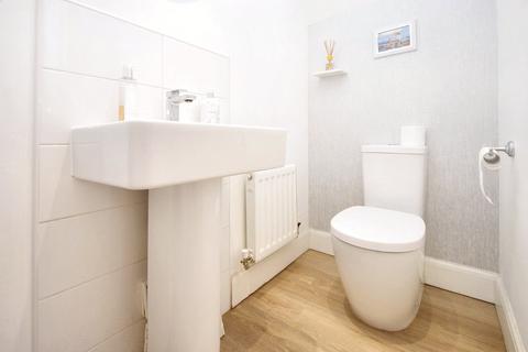 6 The Fouracres, Wakefield, WF1 4FJ