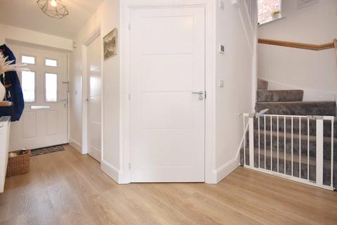 6 The Fouracres, Wakefield, WF1 4FJ