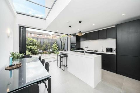 5 bedroom house for sale, Sydner Road, Stoke Newington