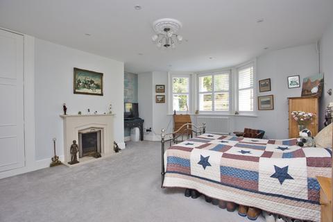 Flat 1, 6 - 8 Clifton Crescent, Folkestone, CT20 2EW