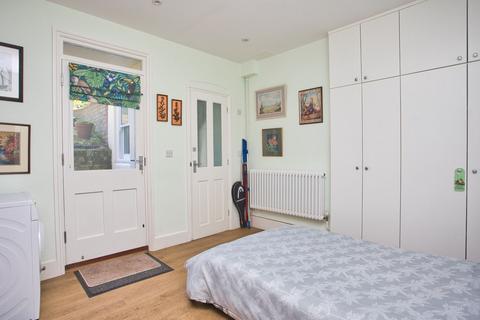 Flat 1, 6 - 8 Clifton Crescent, Folkestone, CT20 2EW
