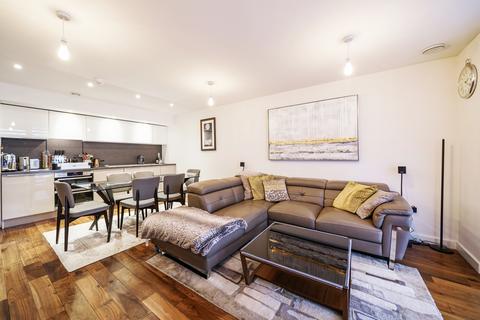 2 bedroom flat to rent, Baltic Avenue, Brentford TW8