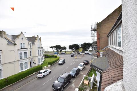 1 bedroom flat to rent, Duncan Court, Beach Road, Clacton-on-Sea