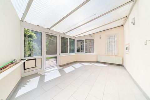 11 Noel Road, London, W3 0JD
