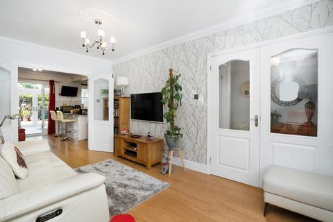 3 bedroom detached house for sale, Oakridge Park, Leighton Buzzard, Bedfordshire