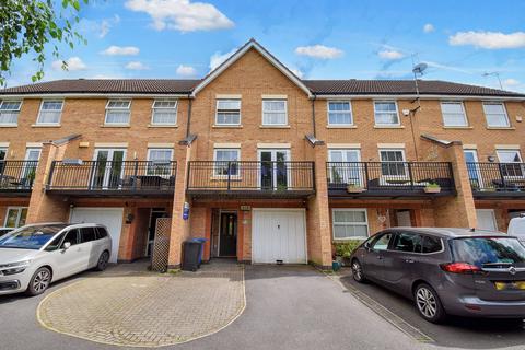 4 bedroom townhouse to rent, Othello Drive, Chellaston DE73