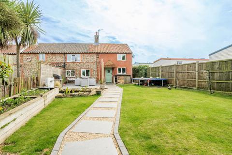 4 bedroom semi-detached house for sale, The Loke, Bacton