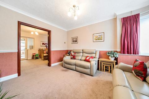 25 Hurstfield Crescent, Hayes, UB4 8DN