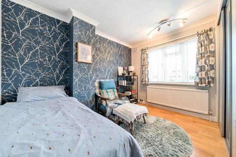 25 Hurstfield Crescent, Hayes, UB4 8DN
