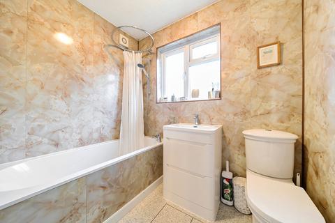 25 Hurstfield Crescent, Hayes, UB4 8DN