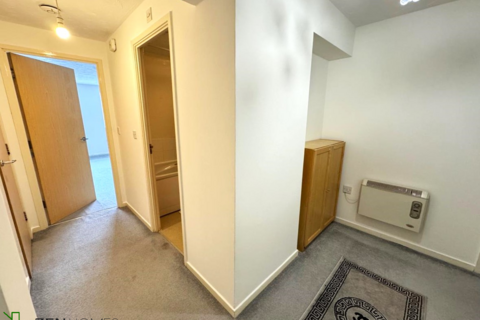 2 bedroom flat to rent, Creighton Road, London N17