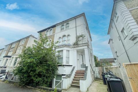 1 bedroom apartment to rent, Cobham Street, Gravesend, Kent, DA11 0SB