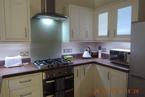 2 bedroom flat to rent, Viewforth Square, Viewforth, Edinburgh, EH10