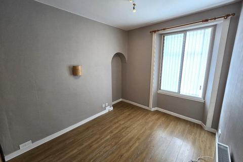 2 bedroom flat to rent, Inverurie Road, Bucksburn, Aberdeen, AB21