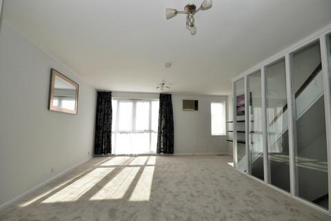 4 bedroom terraced house to rent, Leyburn Gardens Parkhill Croydon CR0 5NL