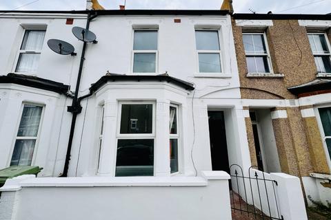 3 bedroom terraced house to rent, Reidhaven Road, Plumstead, London, SE18 1BN
