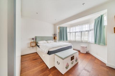 2 bedroom flat to rent, Vale Crescent London SW15