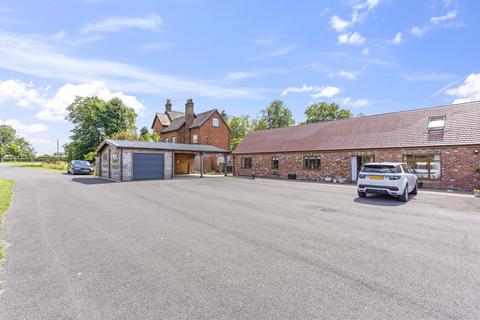 3 bedroom barn conversion to rent, Fulford Hall Farm, Solihull B94