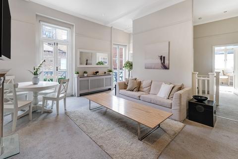 3 bedroom apartment to rent, Queen's Gate Place Mews, SW7