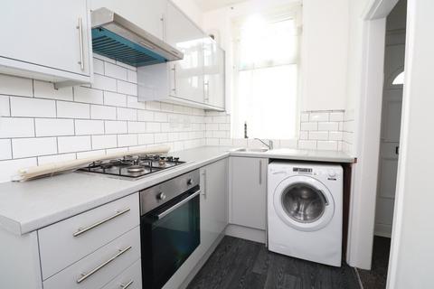 2 bedroom terraced house to rent, Whingate Avenue, Armley, Leeds, UK, LS12