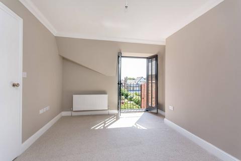 5 bedroom terraced house to rent, Maldon Road, Acton, London, W3